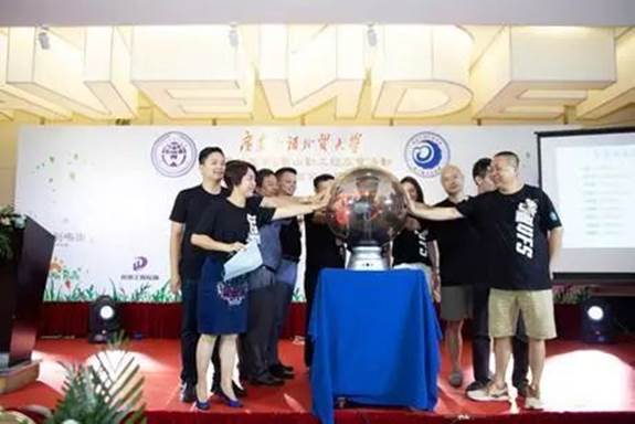 https://mmbiz.qpic.cn/mmbiz_jpg/f33sIPicUqW4bUlbjdPDYEek56y8vDdxVaFvJQb5ic6jVQX3OUnwwMjLRUYPXh6DZ2kM22oYXQTMdxR8JiczpcBhw/640?wx_fmt=jpeg